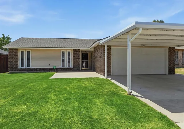 Photo 3 of Single family home for sale at 11804 O Casey St, Yukon, OK 73099 | MLS# 1245080 | Listing updated on 2026-09-15