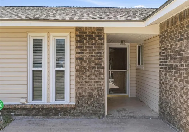 Photo 3 of Sale Pending at 11804 O Casey St, Yukon, OK 73099 | MLS# 1245080 | Listing updated on 2026-09-25