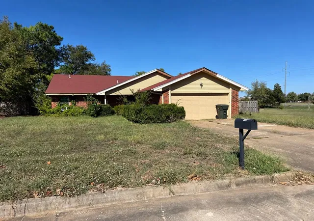 Single family home for sale at 601 Timber Ridge Dr, Tecumseh, OK 74873 | MLS# 1245102