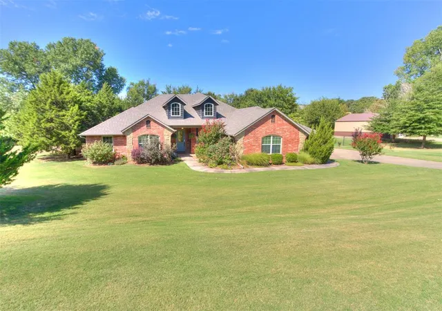 2nd image of 14219 Shady Tree Dr, Edmond, OK 73034 | MLS# 1245104