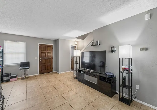 Listing Photo 3 - Condo for sale in building located at 11429 N May Ave, Oklahoma City, OK 73120