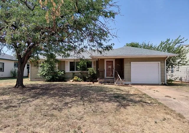 Photo 1 of Single family home for sale at 1004 S 11th Street, Kingfisher, OK 73750 | MLS# 1245115 | Listing updated on 2026-09-22