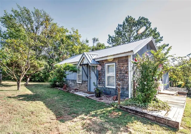 2nd image of 1415 S Keokuk, Chandler, OK 74834 | MLS# 1245122