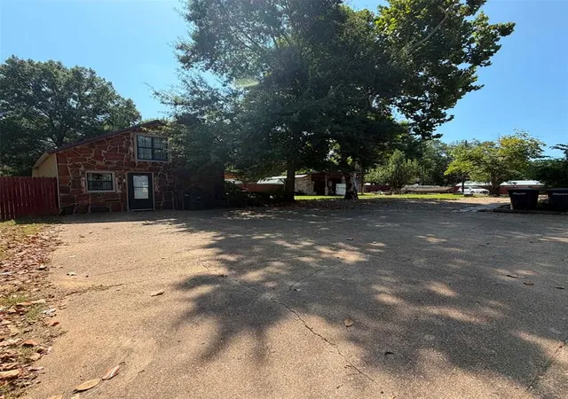Photo 4 of Single family home for sale at 1505 S Park 1/2 Dr, Broken Bow, OK 74728 | MLS# 1245128 | Listing updated on 2026-09-04
