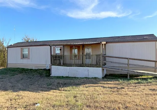 image of 3000 E Walnut St, Tecumseh, OK 74873 | MLS# 1245135