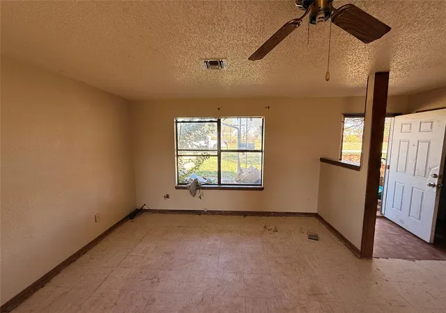 Photo 4 of Single family home for sale at 615 S Choctaw Ave, Geary, OK 73040 | MLS# 1245151 | Listing updated on 2026-10-15