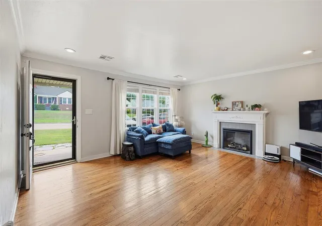 Photo 2 of Single family home for sale at 811 Nw 48th Street, Oklahoma City, OK 73118 | MLS# 1245155 | Listing updated on 2026-08-19