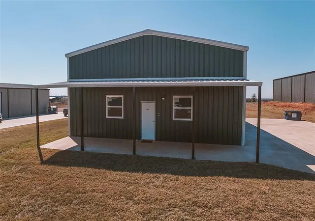 2nd image of 11635 Blacksand Dr, Edmond, OK 73034 | MLS# 1245178