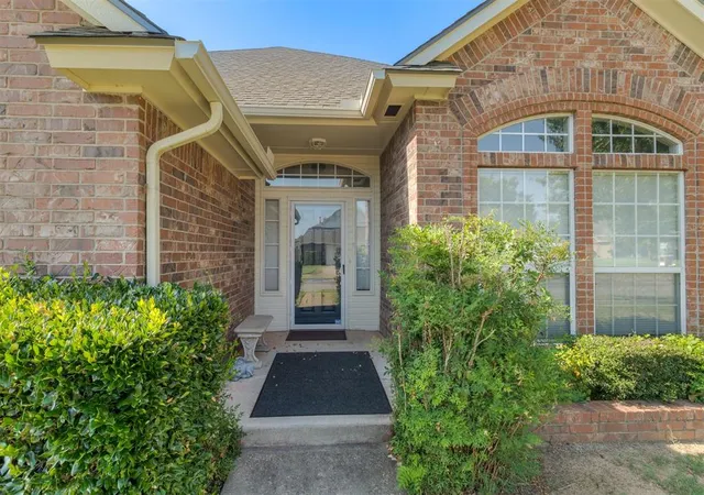 Photo 2 of Single family home for sale at 320 Nathan Dr, Norman, OK 73069 | MLS# 1245182 | Listing updated on 2026-09-25