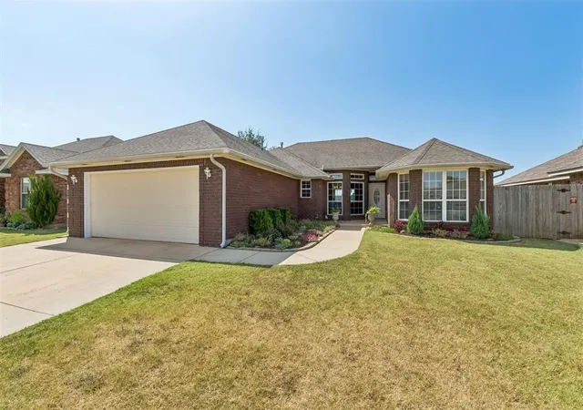2nd image of 800 Sw 161st St, Oklahoma City, OK 73170 | MLS# 1245187