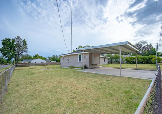 Photo 3 of Sale Pending at 10501 Bellview Dr, Oklahoma City, OK 73130 | MLS# 1245206 | Listing updated on 2026-08-23