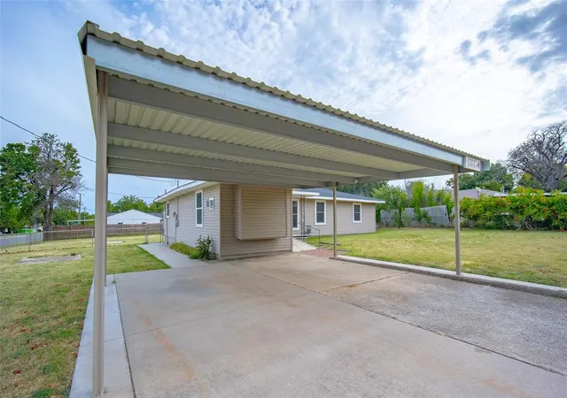 Photo 3 of Sale Pending at 10501 Bellview Dr, Oklahoma City, OK 73130 | MLS# 1245206 | Listing updated on 2026-08-23