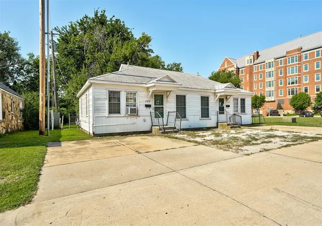 Photo 3 of Multi family home for sale at 204 E Lindsey St #204, 206, Norman, OK 73069 | MLS# 1245214 | Listing updated on 2026-08-20