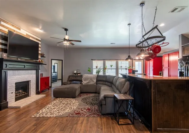 Photo 2 of Sale Pending at 501 Parsons Dr, Yukon, OK 73099 | MLS# 1245215 | Listing updated on 2026-09-02