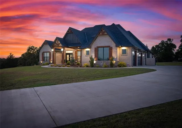 Photo 3 of Single family home for sale at 11809 Setenta Grv Cir, Oklahoma City, OK 73150 | MLS# 1245220 | Listing updated on 2026-08-27