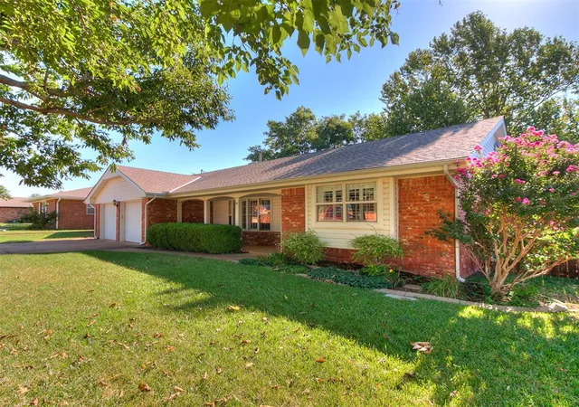 2nd image of 1413 S Oak St, Kingfisher, OK 73750 | MLS# 1245227