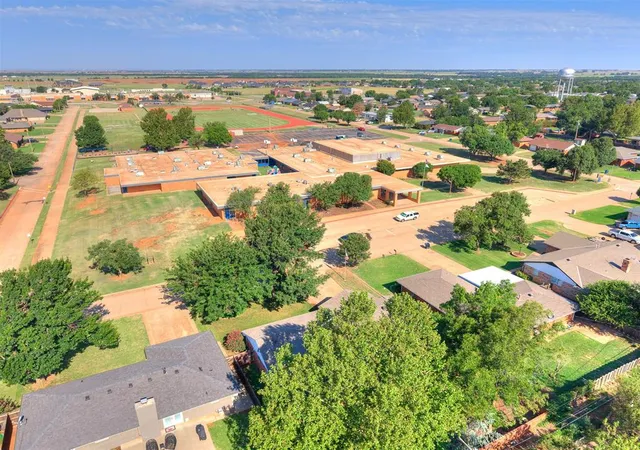 44th image of 1413 S Oak St, Kingfisher, OK 73750 | MLS# 1245227