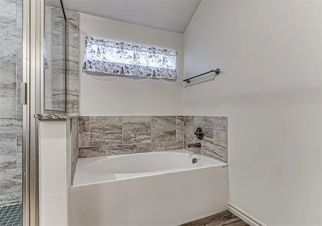 33rd image of 1212 La Vista Ln, Kingfisher, OK 73750 | MLS# 1245232