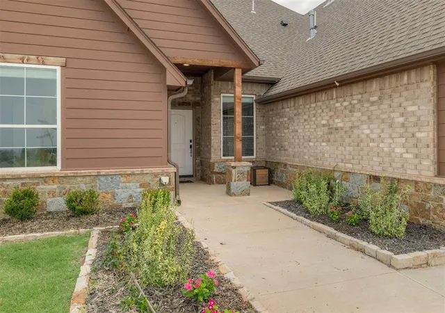 Photo 3 of Single family home for sale at 3904 Wedgewood Crk Dr, Oklahoma City, OK 73179 | MLS# 1245233 | Listing updated on 2026-09-03
