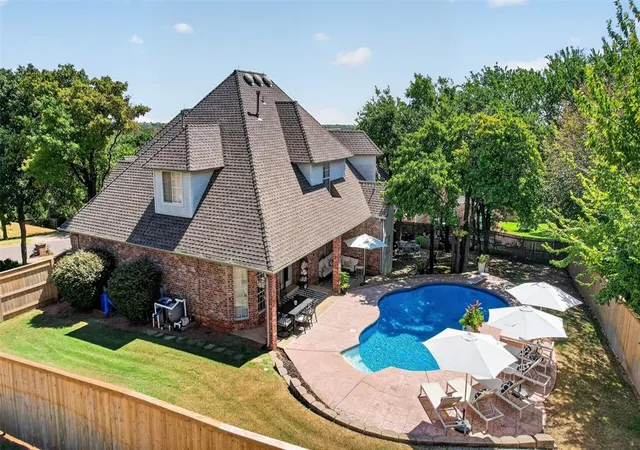 Photo 3 of Sale Pending at 2280 Bay Hl Pl, Edmond, OK 73034 | MLS# 1245236 | Listing updated on 2026-09-02