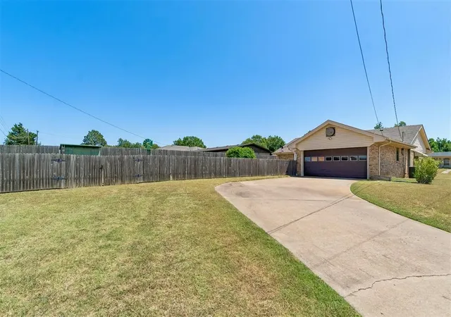 47th image of 124 Ruskin Pl, Chickasha, OK 73018 | MLS# 1245239