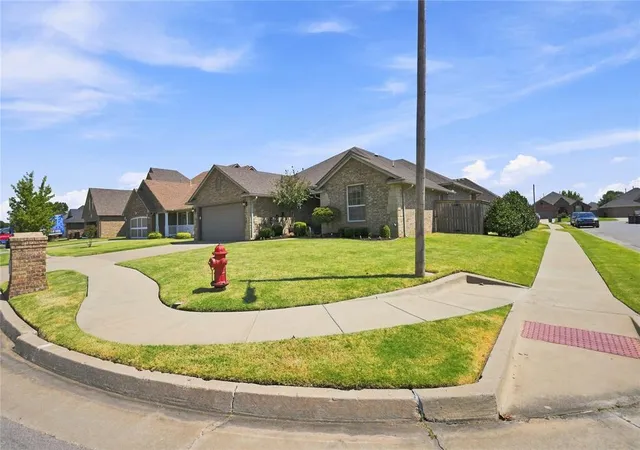 Photo 3 of Sale Pending at 14524 Briarcliff Dr, Oklahoma City, OK 73170 | MLS# 1245246 | Listing updated on 2026-09-07