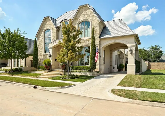 Photo 2 of Single family home for sale at 1121 Cumberland Ct, Oklahoma City, OK 73116 | MLS# 1245250 | Listing updated on 2026-08-19