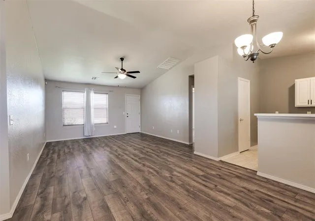 Photo 3 of Sale Pending at 10349 Aberdeen Dr, Yukon, OK 73099 | MLS# 1245251 | Listing updated on 2026-09-02