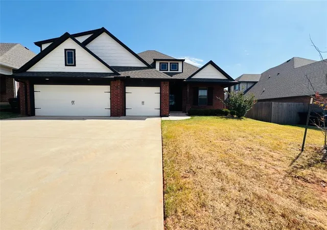 2nd image of 1612 Ne 35th St, Moore, OK 73160 | MLS# 1245272