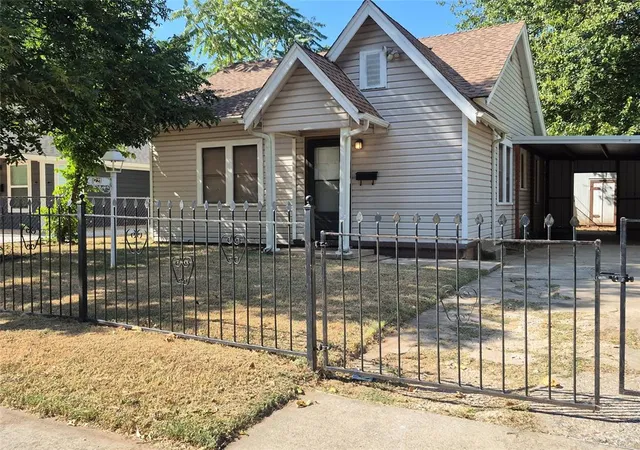 Photo 1 of Single family home for sale at 1721 Ne 15th St, Oklahoma City, OK 73117 | MLS# 1245282 | Listing updated on 2026-08-31