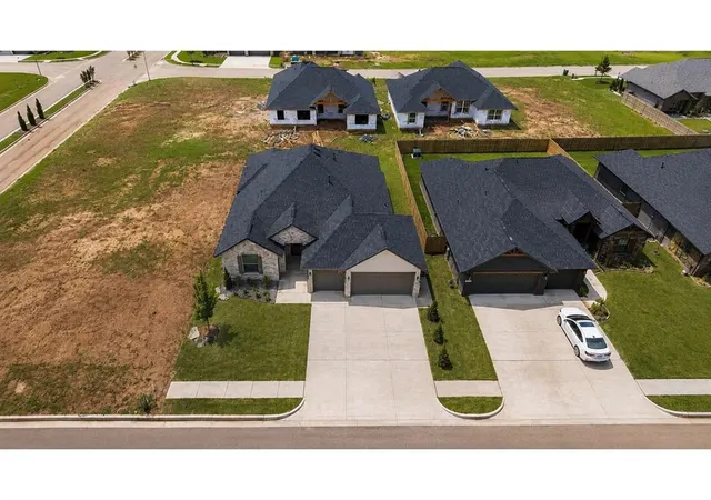 28th image of 16025 Catalonia Pl, Oklahoma City, OK 73170 | MLS# 1245286