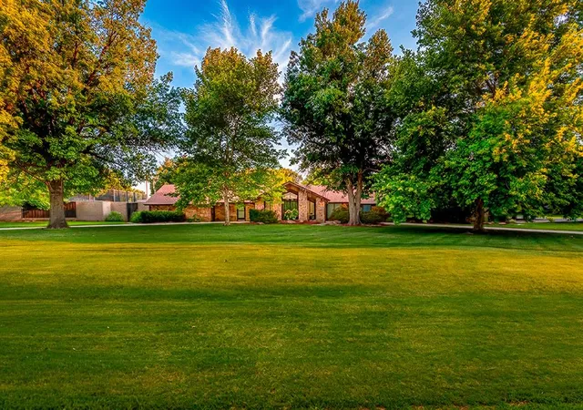 Photo 4 of Single family home for sale at 1400 Pranter Ln, Edmond, OK 73013 | MLS# 1245310 | Listing updated on 2026-10-03