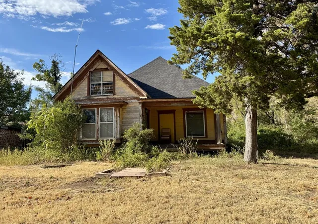 Photo 5 of Single family home for sale at 200 W Mountain Ave, Granite, OK 73547 | MLS# 1245314 | Listing updated on 2026-08-20