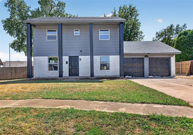 2nd image of 904 Ne 4th St, Moore, OK 73160 | MLS# 1245316