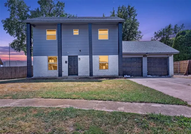 Photo 3 of Sale Pending at 904 NE 4th Street, Moore, OK 73160 | MLS# 1245316 | Listing updated on 2026-08-30