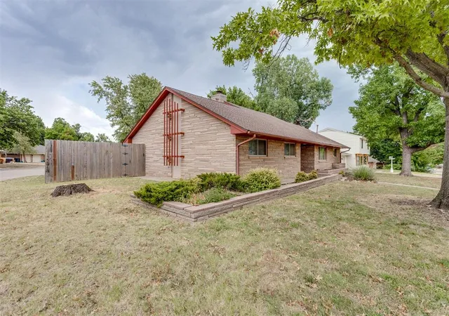 Photo 3 of Single family home for sale at 4625 Nw 33rd Ter, Oklahoma City, OK 73122 | MLS# 1245323 | Listing updated on 2026-08-23