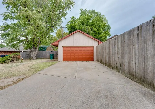 Photo 4 of Single family home for sale at 4625 Nw 33Rd Ter, Oklahoma City, OK 73122 | MLS# 1245323 | Listing updated on 2026-08-23