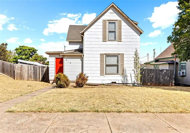 Photo 2 of Single family home for sale at 618 N State St, Weatherford, OK 73096 | MLS# 1245325 | Listing updated on 2026-09-30