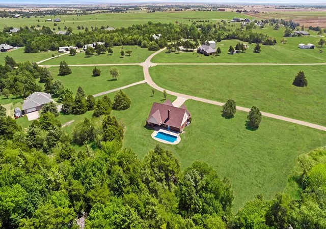 2nd image of 1811 Cedar Trl, Cashion, OK 73016 | MLS# 1245341