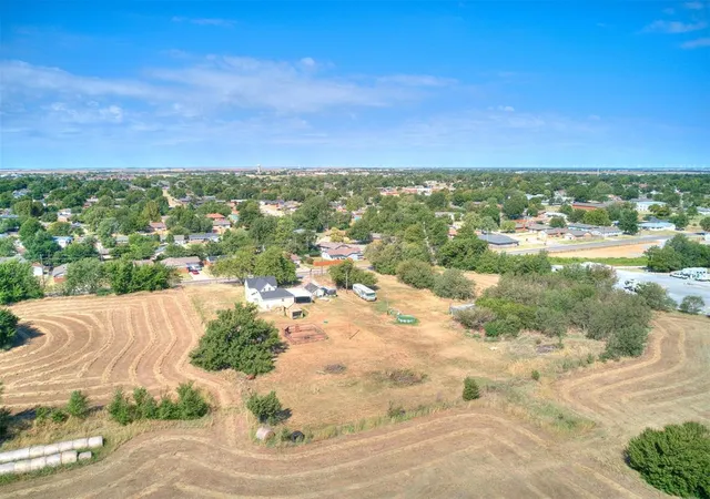 Photo 4 of Sale Pending at 2201 S Choctaw Ave, El Reno, OK 73036 | MLS# 1245343 | Listing updated on 2026-09-15