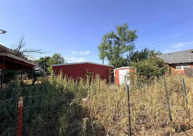 Photo 3 of Single family home for sale at 402 N Temple St, Cordell, OK 73632 | MLS# 1245356 | Listing updated on 2026-10-07