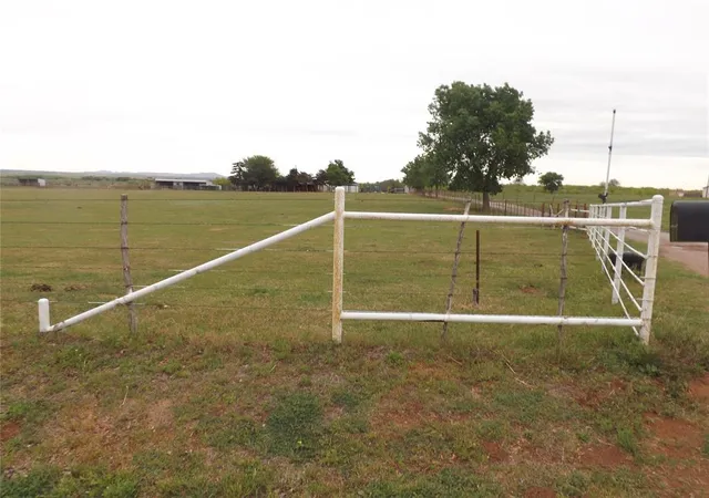 Photo 3 of Single family home for sale at 21259 E County Rd 160, Headrick, OK 73549 | MLS# 1245357 | Listing updated on 2026-08-26