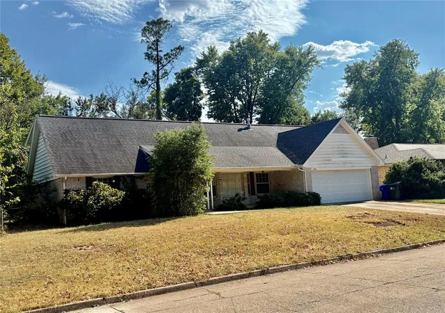 1st image of 1606 Greenbriar Dr, Norman, OK 73072 | MLS# 1245358
