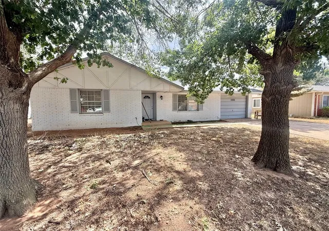 Photo 2 of Single family home for sale at 512 Mercury St, Altus, OK 73521 | MLS# 1245372 | Listing updated on 2026-08-26