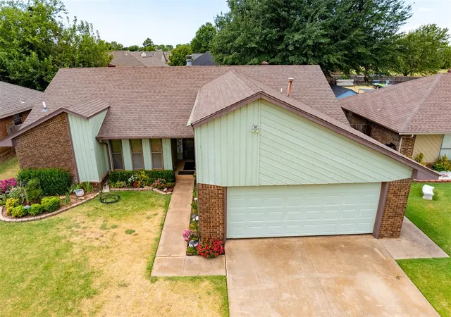 Photo 2 of Sale Pending at 3717 Summerwind Ct, Oklahoma City, OK 73179 | MLS# 1245385 | Listing updated on 2026-08-29