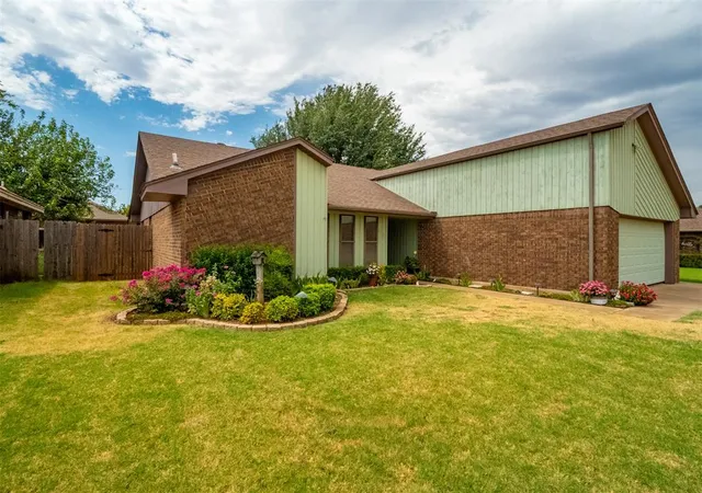 Photo 1 of Sale Pending at 3717 Summerwind Ct, Oklahoma City, OK 73179 | MLS# 1245385 | Listing updated on 2026-08-29