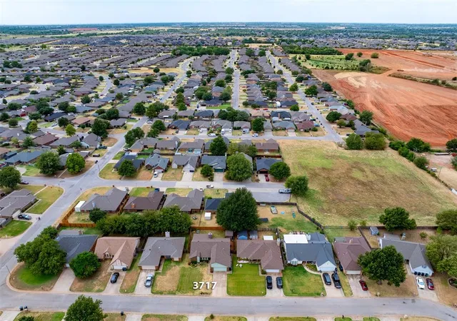 Photo 4 of Sale Pending at 3717 Summerwind Ct, Oklahoma City, OK 73179 | MLS# 1245385 | Listing updated on 2026-08-29