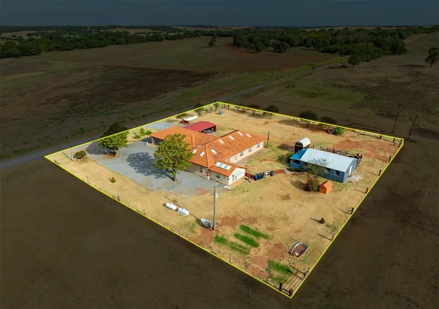 Photo 4 of Sale Pending at 16115 County Street 2610, Binger, OK 73009 | MLS# 1245387 | Listing updated on 2026-10-08