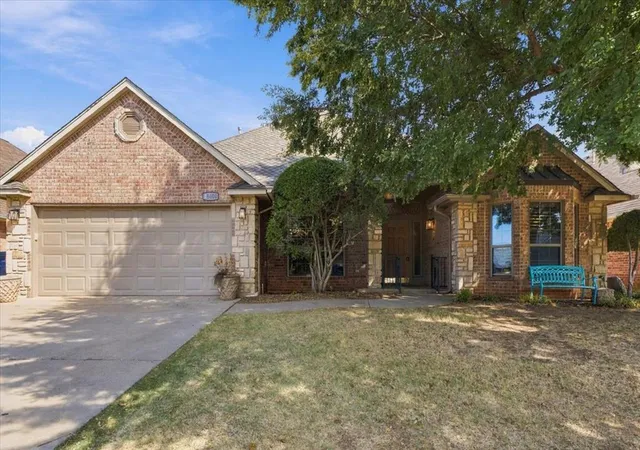 Photo 1 of Single family home for sale at 16600 Farmington Way, Edmond, OK 73012 | MLS# 1245388 | Listing updated on 2026-10-07