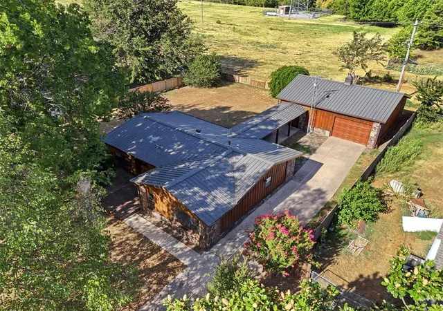 2nd image of 408 Se 3rd St, Lexington, OK 73051 | MLS# 1245391